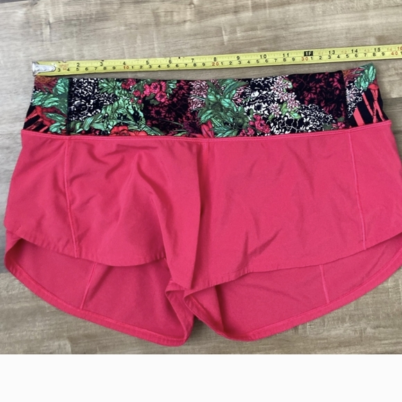 [Lululemon] Speed Up Short *2.5" Fuchsia Pink / Zen Garden Multi 6 like new - Picture 7 of 10